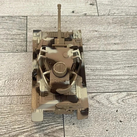 Desert Storm Pullback Power Armored Army Tank Camo #405B Playmaker Toys 4.5" - Picture 5 of 8